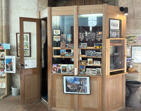 Ticketschalter im Innerer der St. Wolfgangskirche © Verein Historischer Schäfertanz Rothenburg