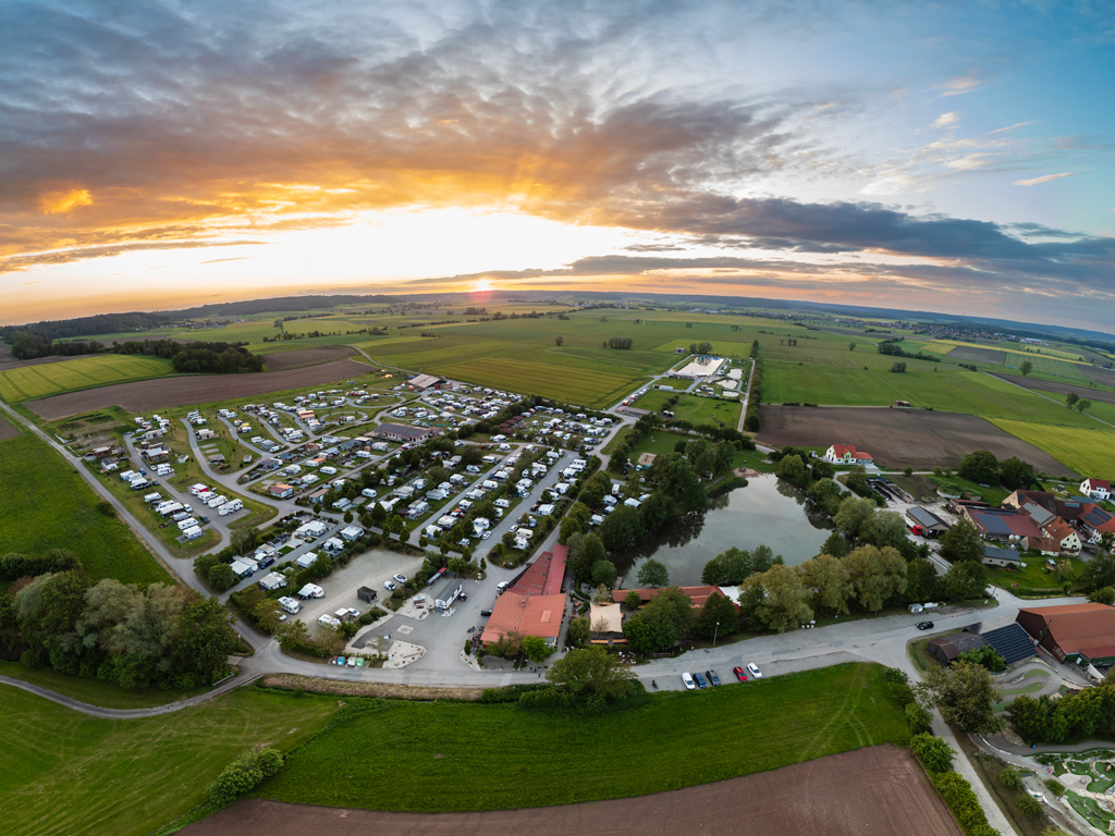 Blick auf das Freizeitparadies Mohrenhof aus der Vogelperspektive