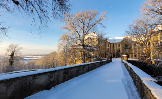 Nicht nur im Winter wunderschön: Schloss Schillingsfürst im Schnee © LAG Region an der Romantischen Straße e. V.